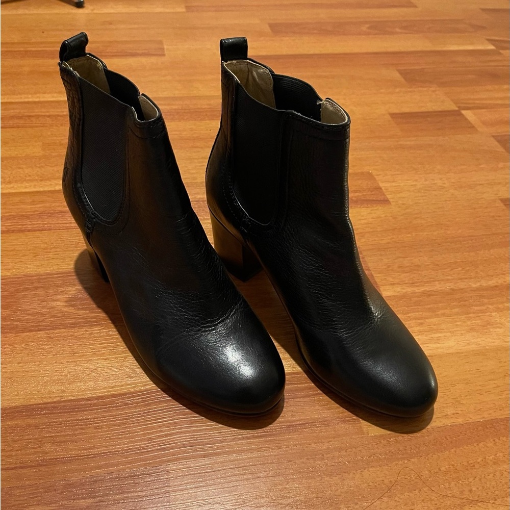 FRYE ANKLE BOOTS SIZE 7.5